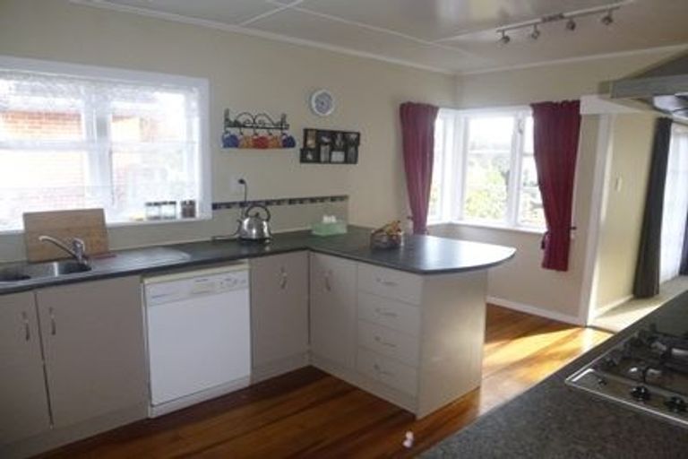 Photo of property in 77 Fraser Street, Wainuiomata, Lower Hutt, 5014