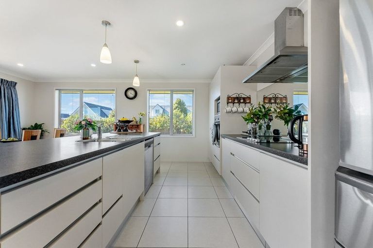 Photo of property in 1 Honeyfield Drive, Whalers Gate, New Plymouth, 4310