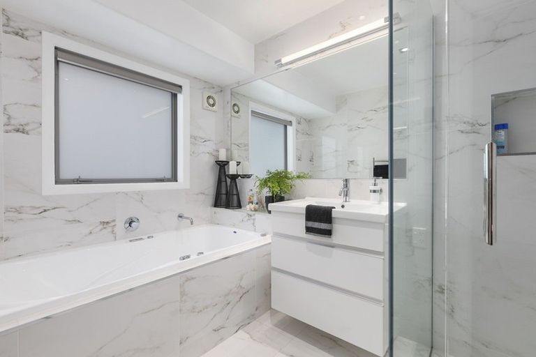Photo of property in 198 Marine Parade, Mount Maunganui, 3116