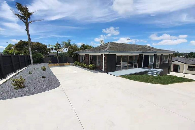 Photo of property in 71 Prince Regent Drive, Half Moon Bay, Auckland, 2012