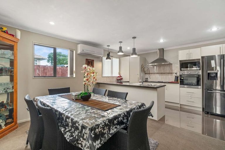 Photo of property in 100a Gloucester Road, Manurewa, Auckland, 2102