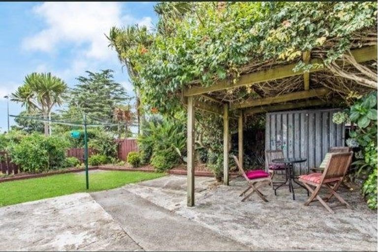 Photo of property in 96 Friedlanders Road, Manurewa, Auckland, 2102