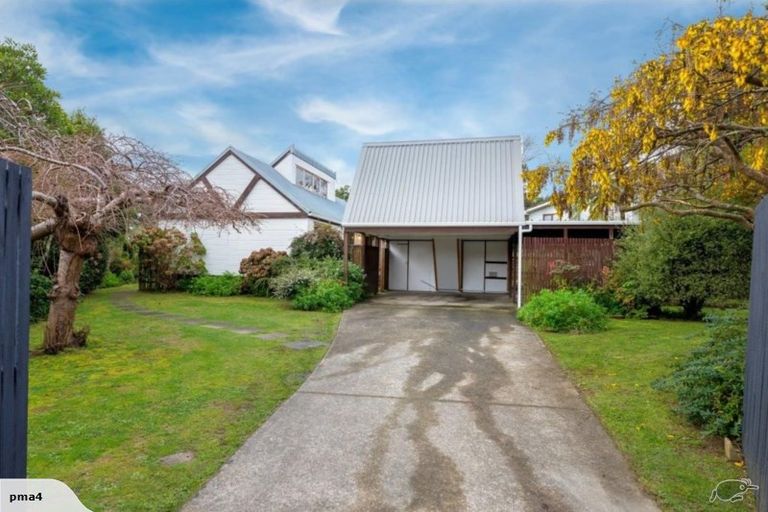Photo of property in 24 Park Avenue, Waikanae, 5036