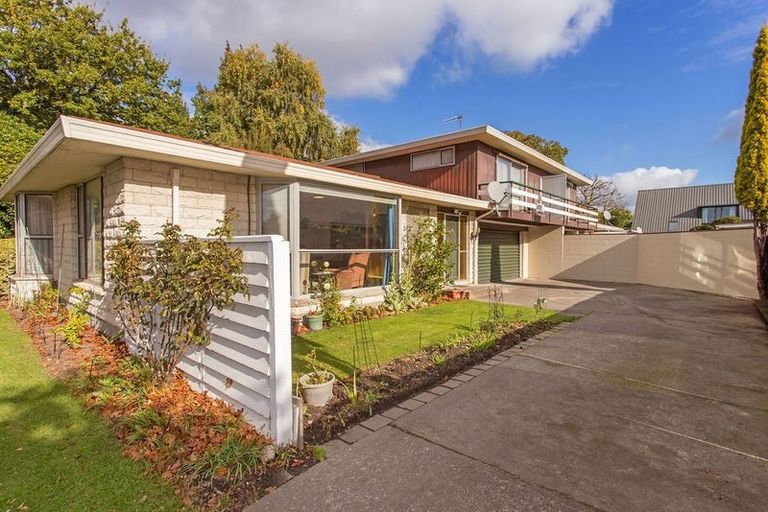 Photo of property in 427 Memorial Avenue, Burnside, Christchurch, 8053
