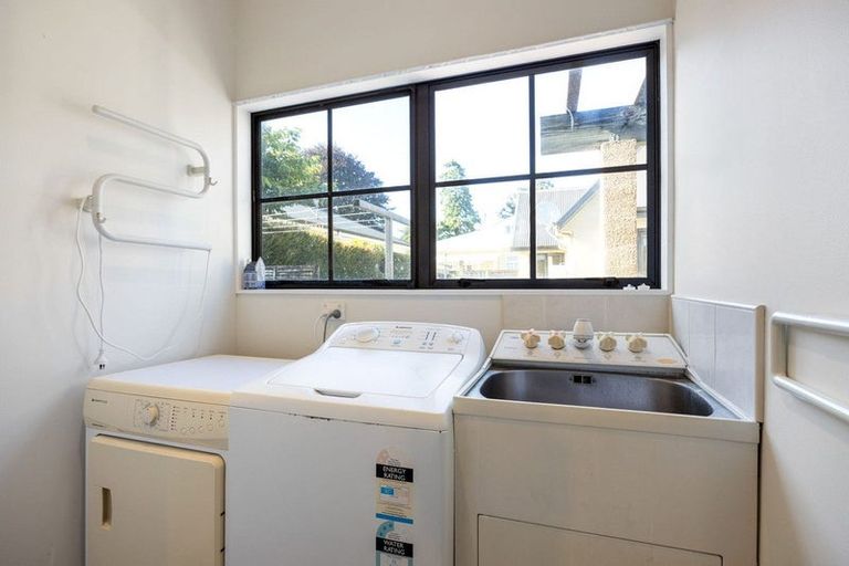 Photo of property in 37 Princes Street, Cambridge, 3434