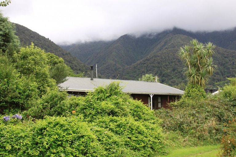 Photo of property in 1425 Lake Brunner Road, Inchbonnie, 7875
