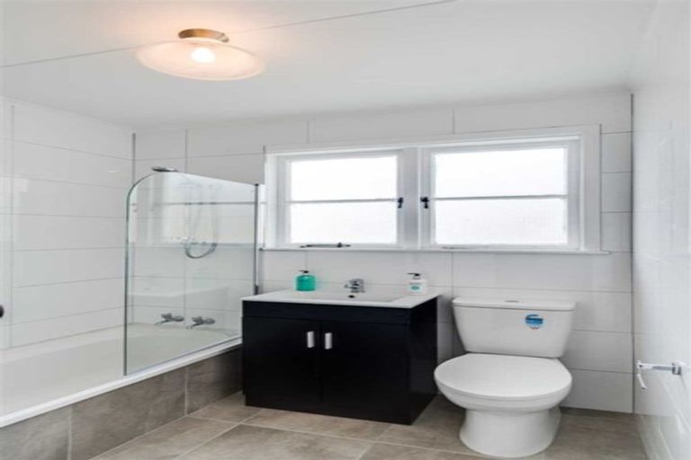 Photo of property in 6 Chester Place, Taradale, Napier, 4112