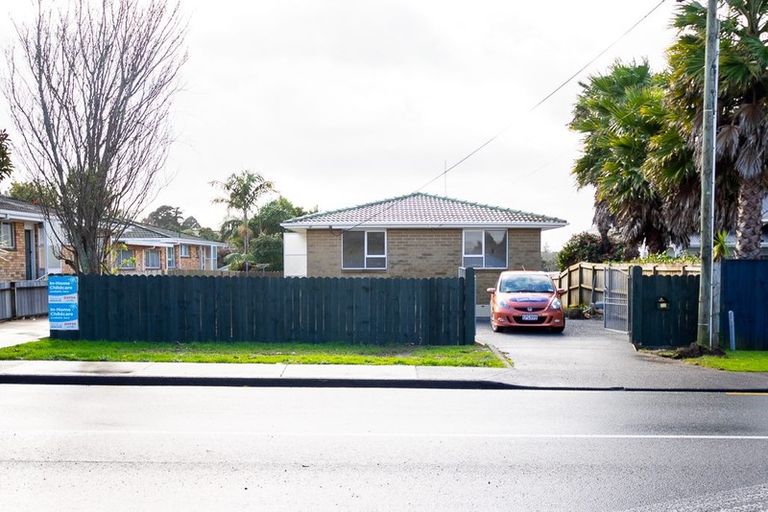 Photo of property in 191 Don Buck Road, Massey, Auckland, 0614
