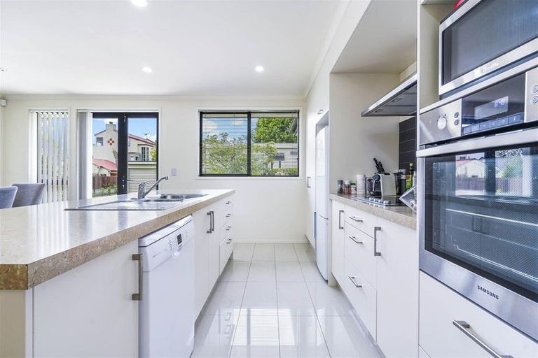Photo of property in 92 Beerescourt Road, Beerescourt, Hamilton, 3200