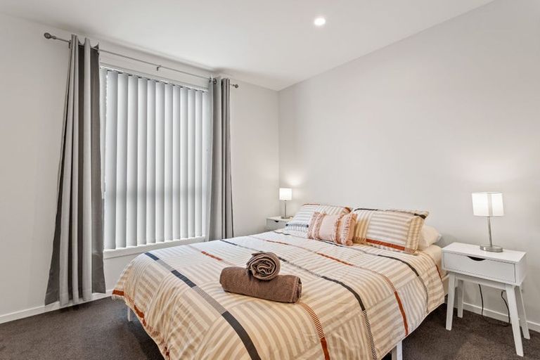 Photo of property in 5/3234 Great North Road, New Lynn, Auckland, 0600