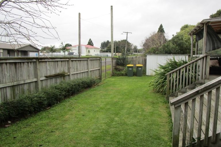 Photo of property in 1 Valley Road, Waiuku, 2123