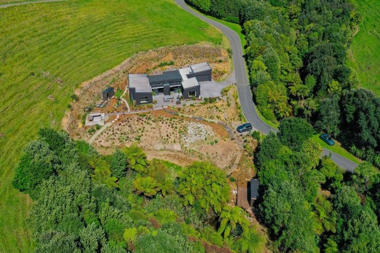 Photo of property in Tapuae, 21 Washer Road, Omata, New Plymouth, 4374