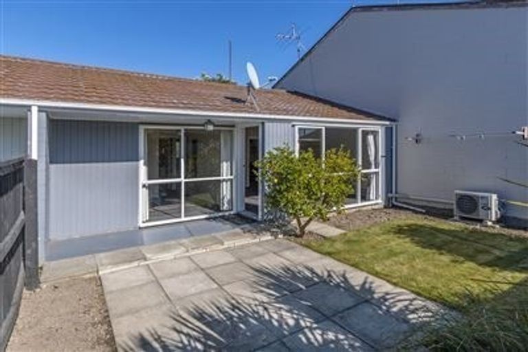Photo of property in 4/30b Nortons Road, Avonhead, Christchurch, 8042