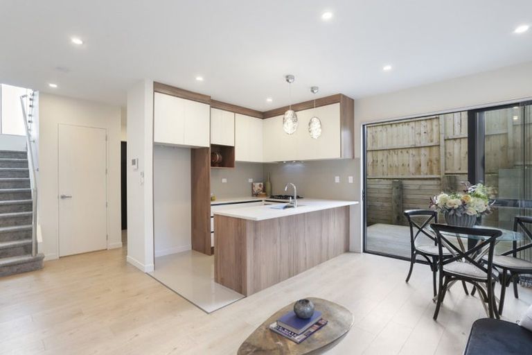 Photo of property in 37 Garton Drive, Massey, Auckland, 0614