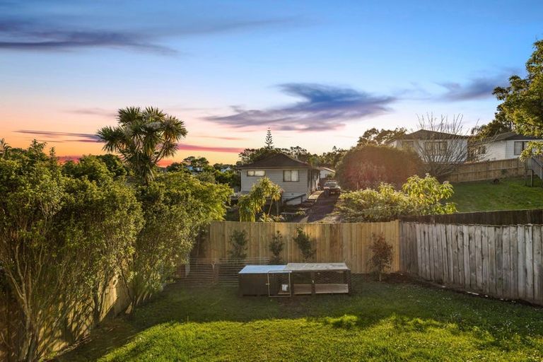 Photo of property in 39 Rehia Road, Massey, Auckland, 0614