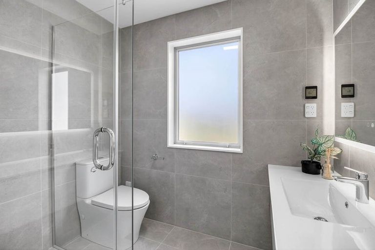 Photo of property in 7d Maroubra Place, Botany Downs, Auckland, 2010