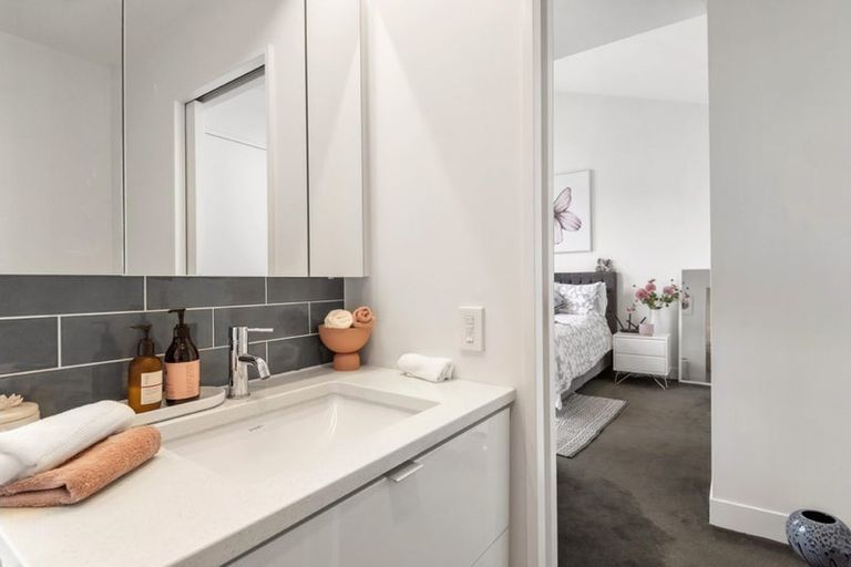 Photo of property in 16 Hastings Street, Hobsonville, Auckland, 0616