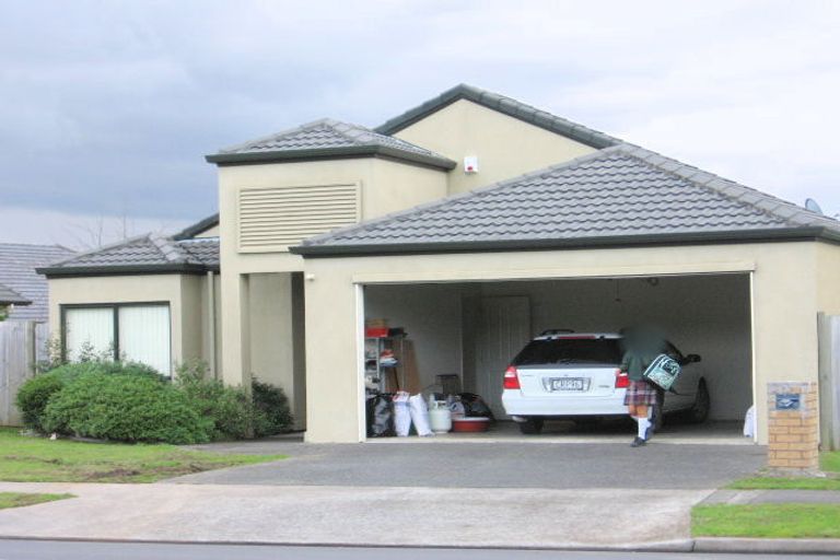 Photo of property in 217 Kilkenny Drive, East Tamaki Heights, Auckland, 2016