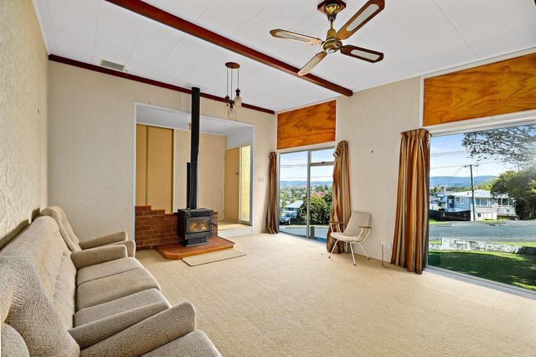 Photo of property in 14 Donovan Avenue, Massey, Auckland, 0614