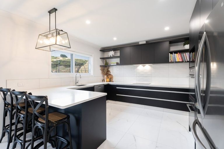 Photo of property in 100 Melksham Drive, Churton Park, Wellington, 6037