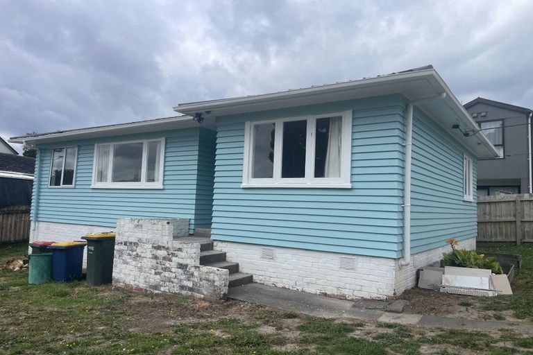 Photo of property in 33 Reid Road, New Lynn, Auckland, 0600