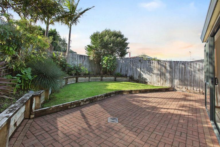 Photo of property in 2/148 Pigeon Mountain Road, Half Moon Bay, Auckland, 2012
