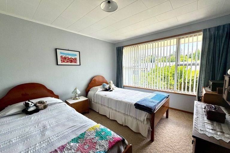 Photo of property in 6 Limbrick Street, Waipawa, 4210