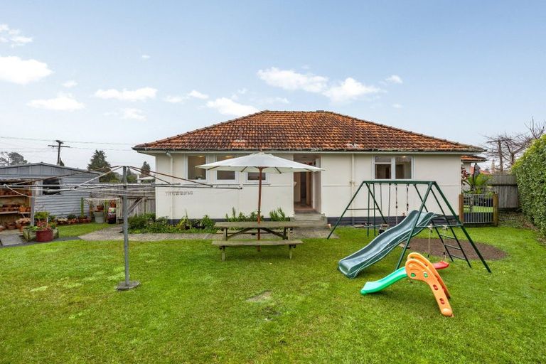 Photo of property in 21 Pollen Crescent, Melville, Hamilton, 3206