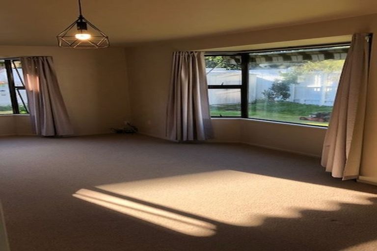 Photo of property in 22 Searells Road, Strowan, Christchurch, 8052