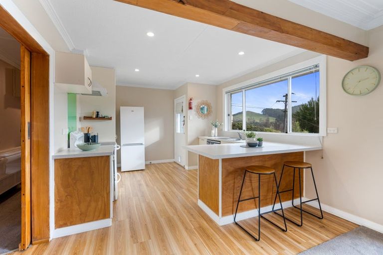 Photo of property in 105 Hocken Street, Kenmure, Dunedin, 9011