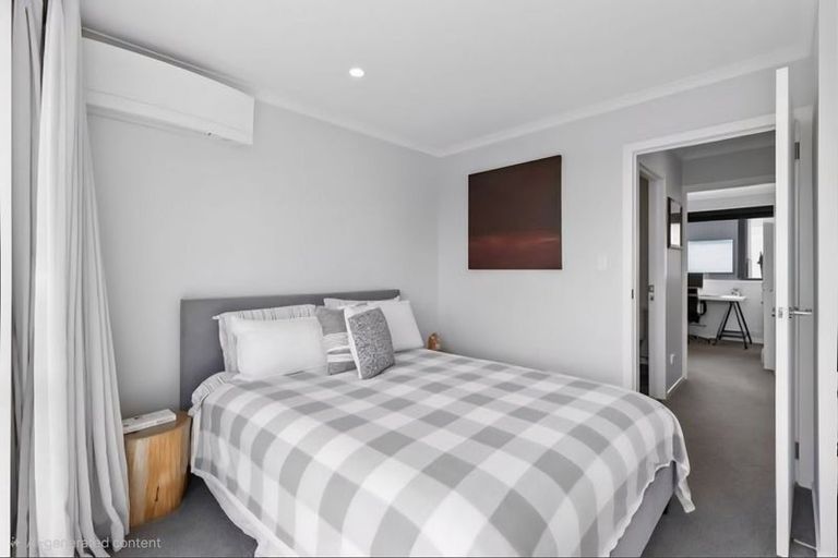 Photo of property in 36 Wharara Lane, Massey, Auckland, 0614