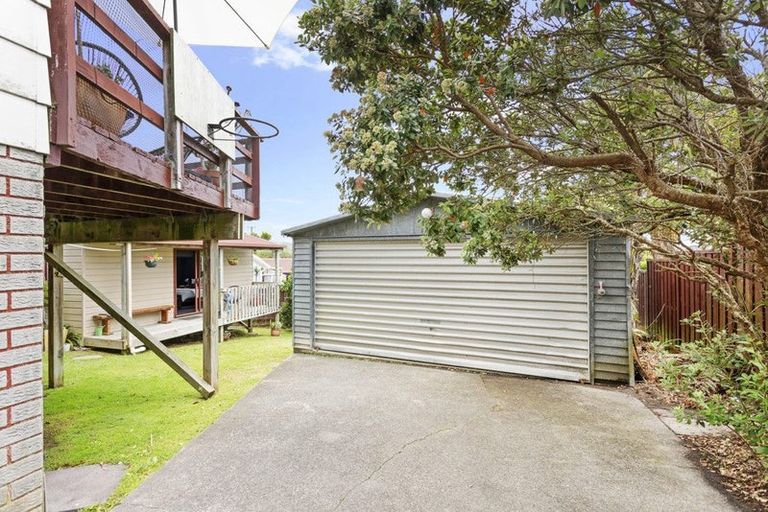 Photo of property in 61 Forest Hill Road, Henderson, Auckland, 0612