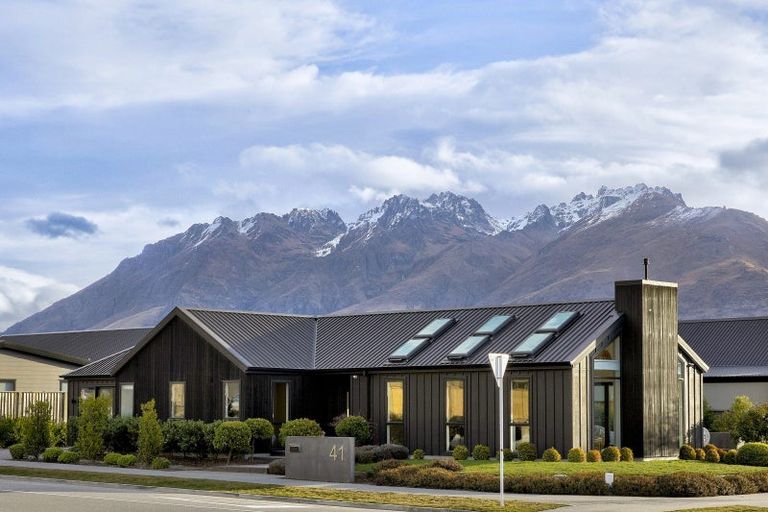 Photo of property in 41 Jack Hanley Drive, Jacks Point, Queenstown, 9371