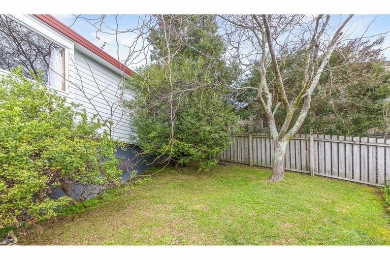 Photo of property in 12a Jean Place, Stanmore Bay, Whangaparaoa, 0932