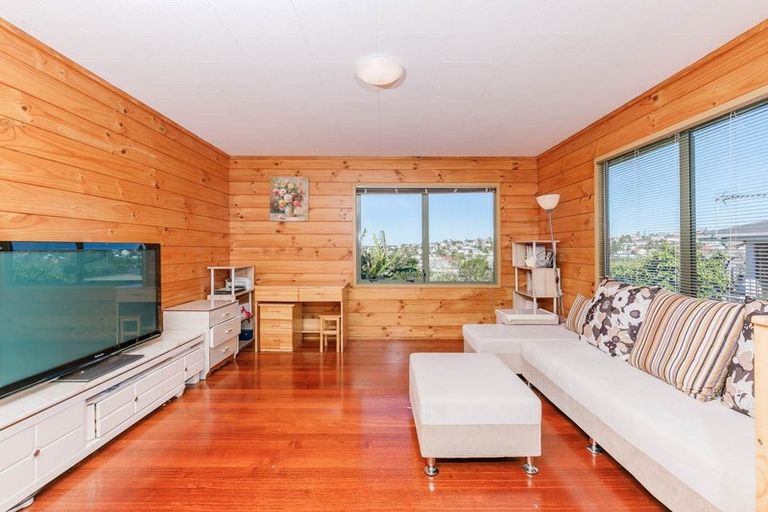 Photo of property in 13 Sunhaven Avenue, Glenfield, Auckland, 0629