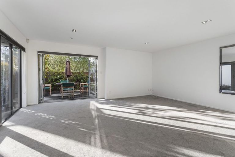 Photo of property in 144a Holly Road, St Albans, Christchurch, 8014