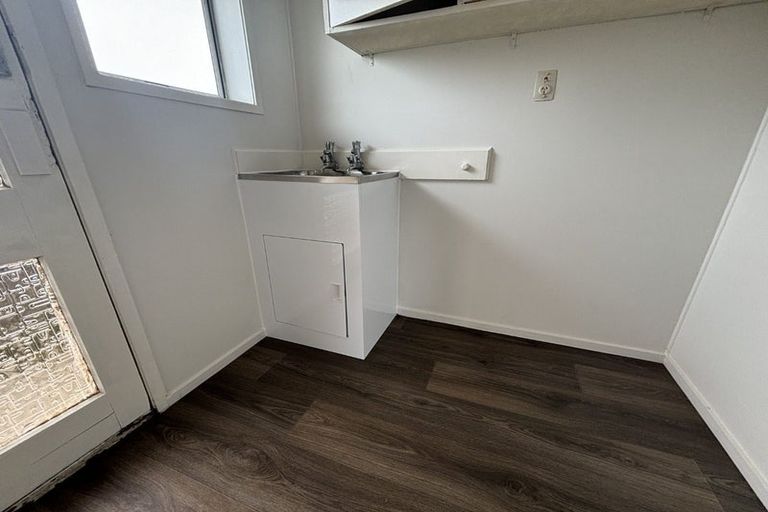 Photo of property in 27 John Walker Drive, Manurewa, Auckland, 2102