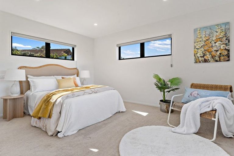 Photo of property in 12 Channing Crescent, Botany Downs, Auckland, 2010