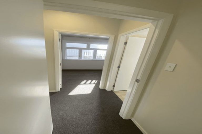 Photo of property in 5 Lonsdale Crescent, Rongotai, Wellington, 6022