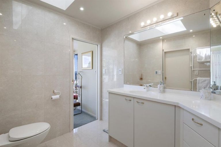 Photo of property in 19 Sylvan Park Avenue, Milford, Auckland, 0620