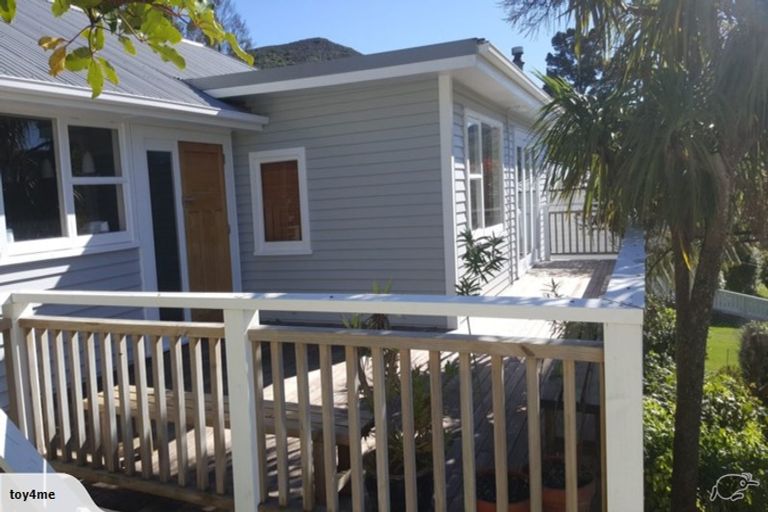 Photo of property in 12 Terawhiti Terrace, Karori, Wellington, 6012