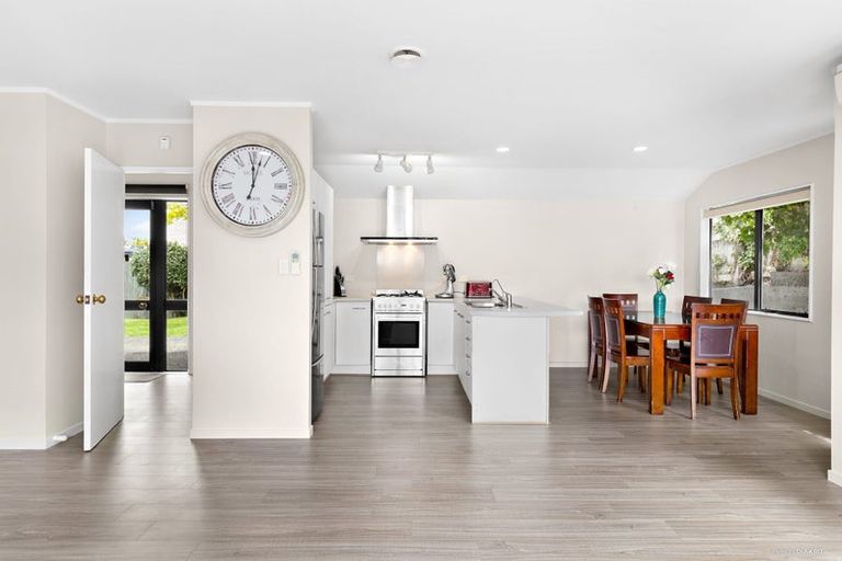 Photo of property in 3 Margan Avenue, New Lynn, Auckland, 0600