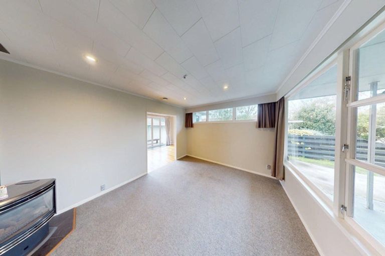 Photo of property in 7 Raglan Avenue, Cloverlea, Palmerston North, 4412