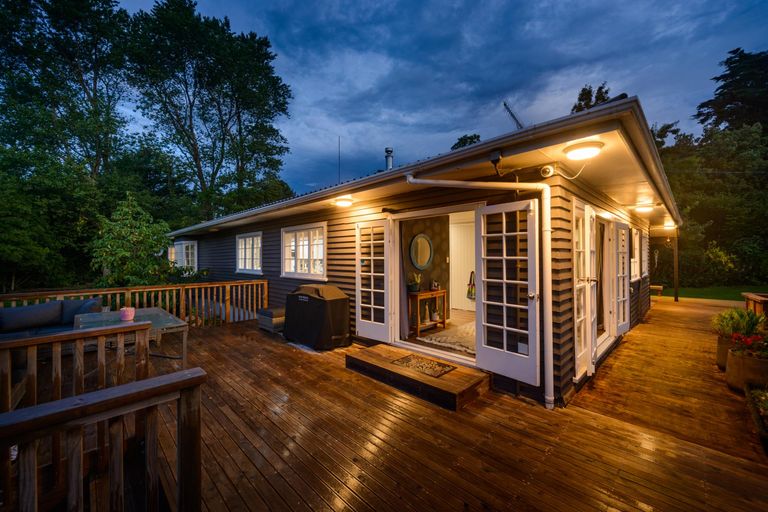 Photo of property in 158 Turitea Road, Fitzherbert, Palmerston North, 4472