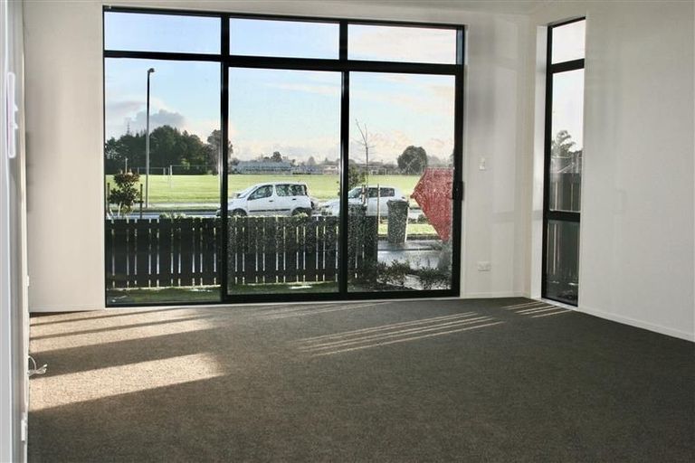 Photo of property in 19 Lieutenant Lane, Papakura, 2110