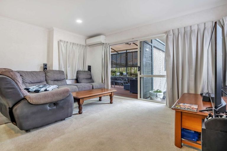 Photo of property in 50a Torkar Road, Clarks Beach, 2122