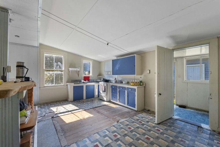 Photo of property in 2560 Rawhitiroa Road, Matemateaonga, Eltham, 4399