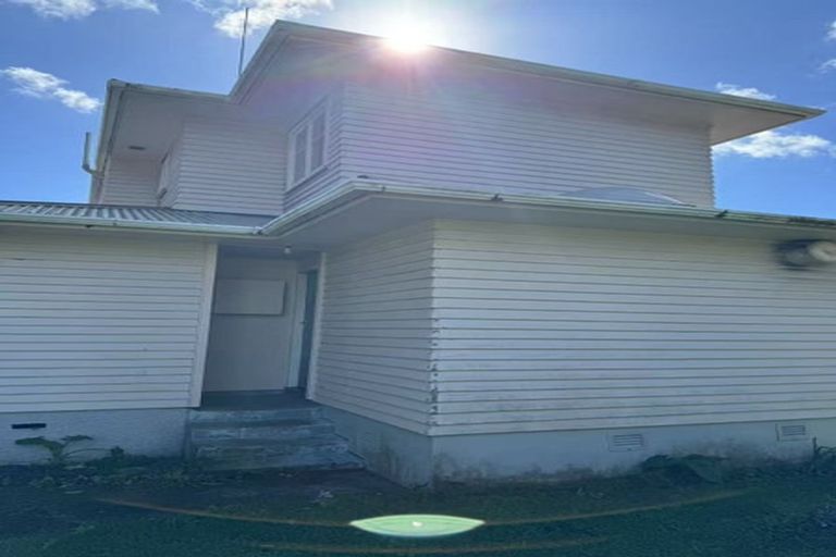 Photo of property in 572 Beach Road, Rothesay Bay, Auckland, 0630