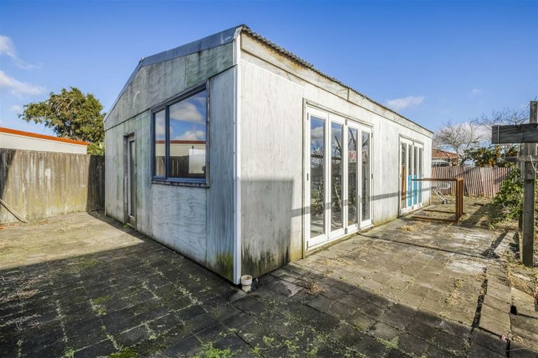 Photo of property in 26 Kohinoor Avenue, Mangere, Auckland, 2022