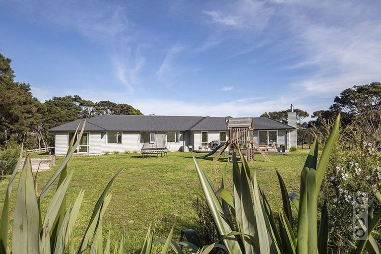Photo of property in 1293 Old North Road, Helensville, 0875